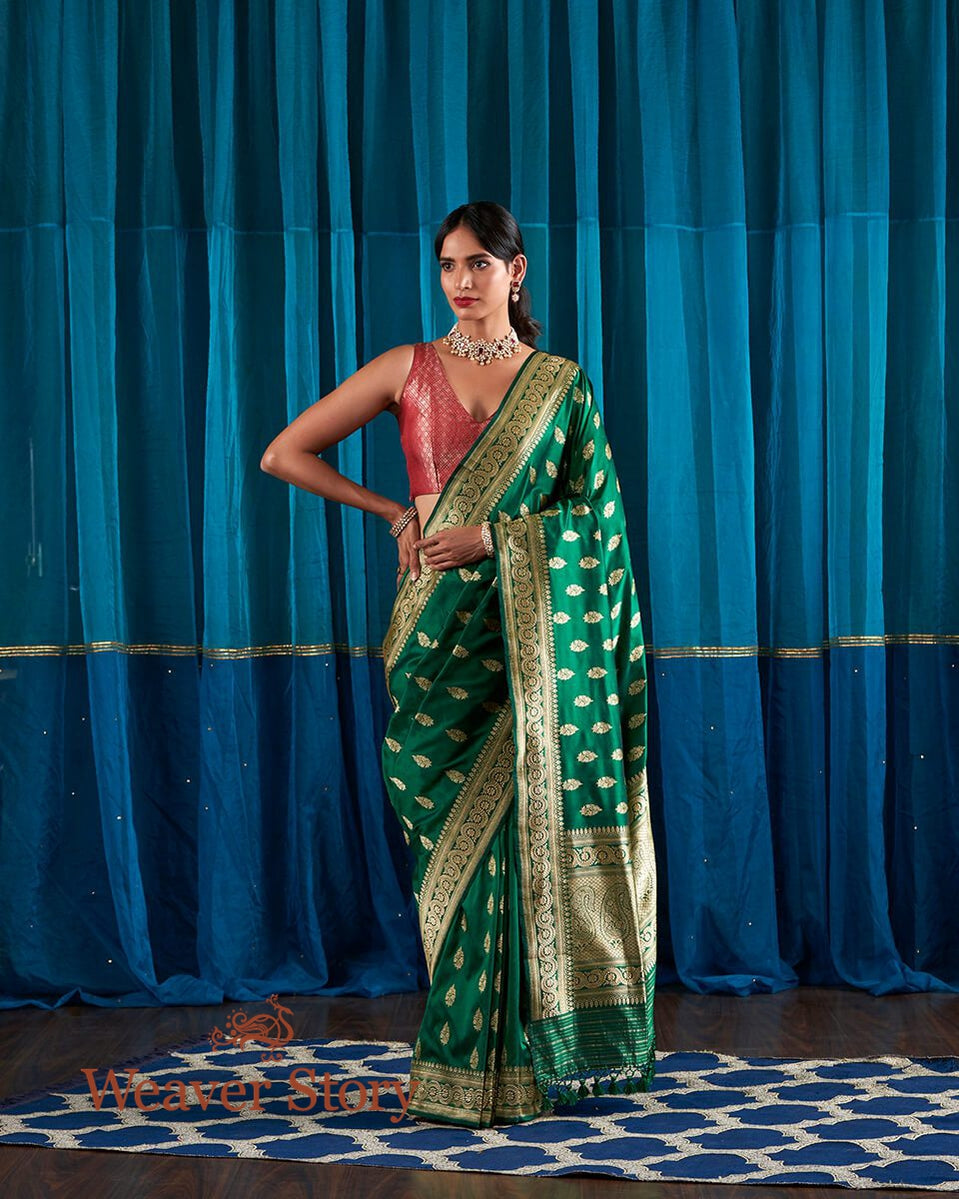 Emerald_Green_Kadhwa_Booti_Banarasi_Handloom_Saree_with_Gold_Zari_WeaverStory_02