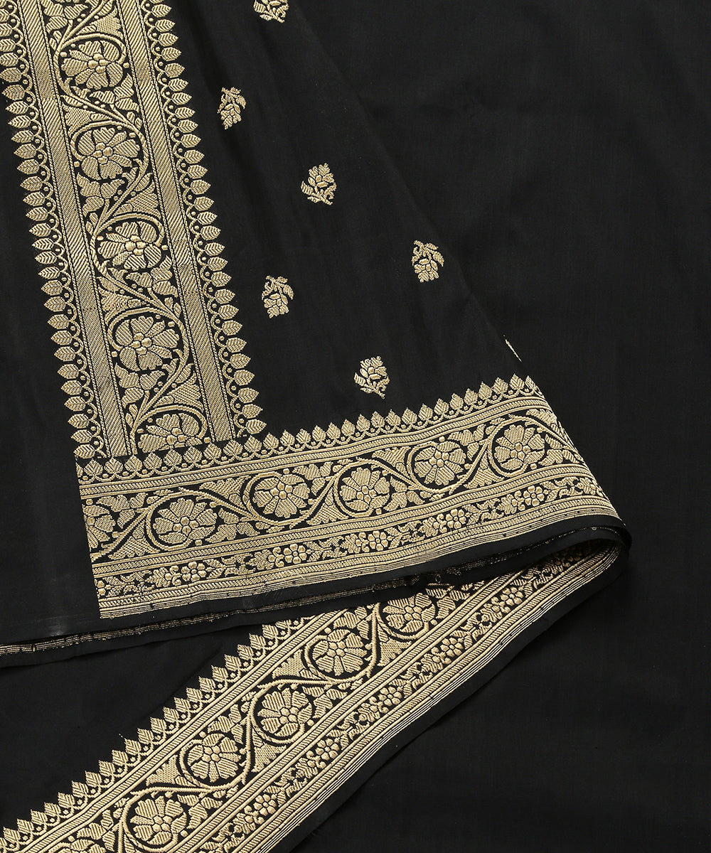 Handloom_Black_Pure_Katan_Silk_Banarasi_Dupatta_with_Gold_Zari_Booti_WeaverStory_04