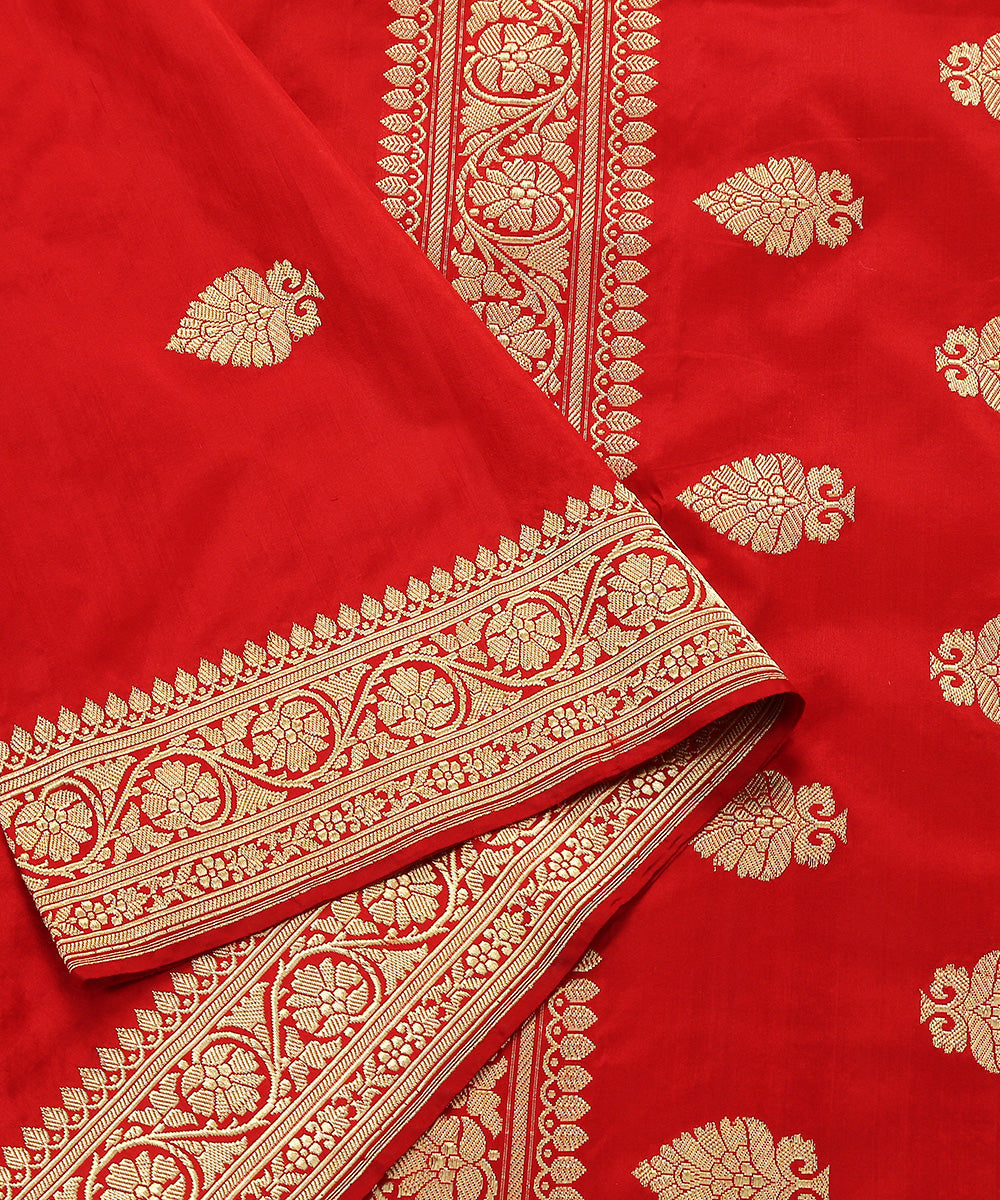 Handloom_Red_Pure_Katan_Silk_Banarasi_Dupatta_with_Gold_Zari_Booti_WeaverStory_04