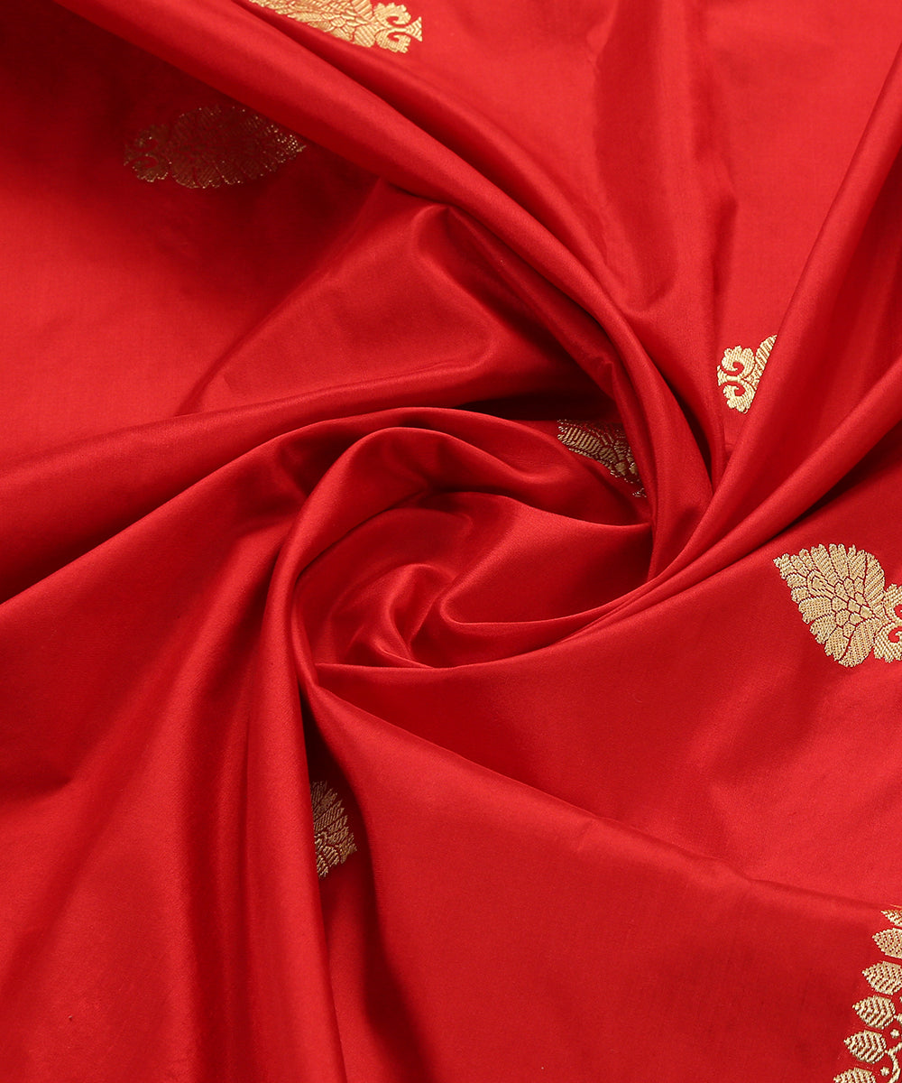Handloom_Red_Pure_Katan_Silk_Banarasi_Dupatta_with_Gold_Zari_Booti_WeaverStory_05