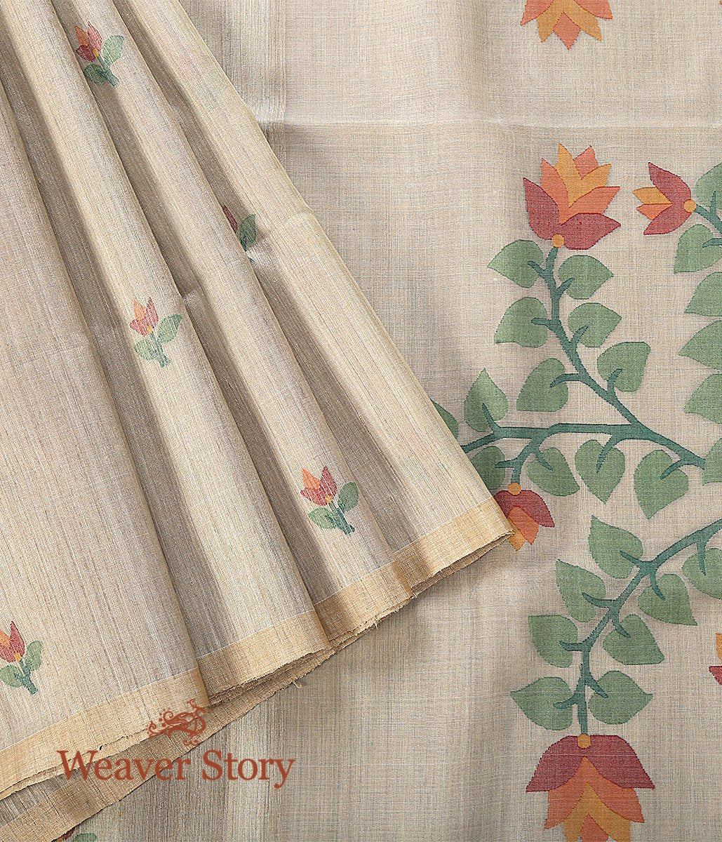 Handwoven_Beige_Dhakai_Jamdani_Saree_with_Floral_Pallu_WeaverStory_04