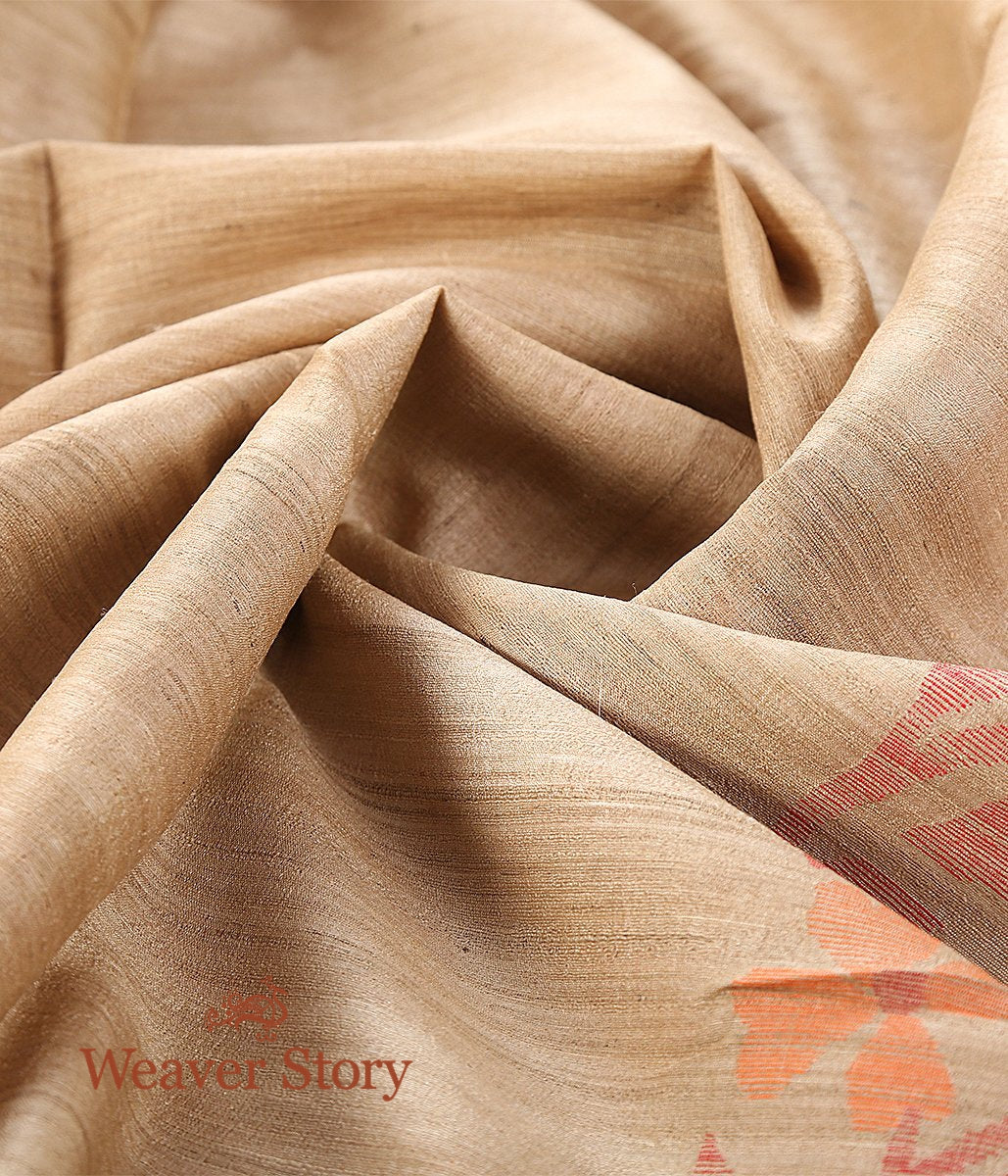 Handwoven_Tusser_Munga_Jamdani_Saree_with_Floral_Motifs_WeaverStory_05