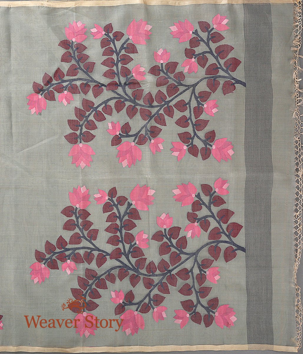 Handwoven_Olive_Green_Muslin_Jamdani_Saree_with_Floral_Pallu_WeaverStory_04