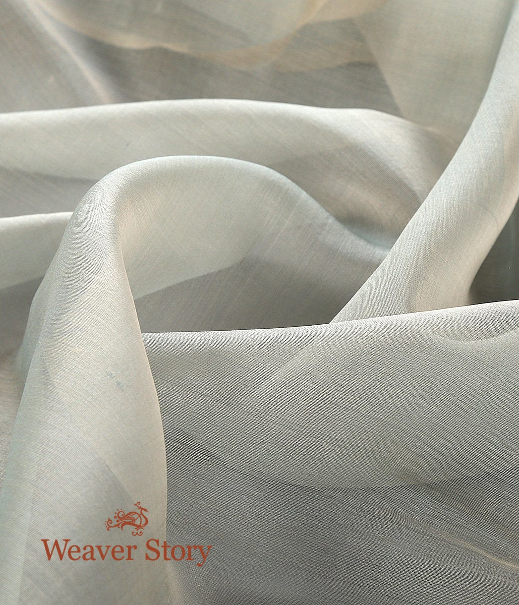 Handwoven_Olive_Green_Muslin_Jamdani_Saree_with_Floral_Pallu_WeaverStory_05