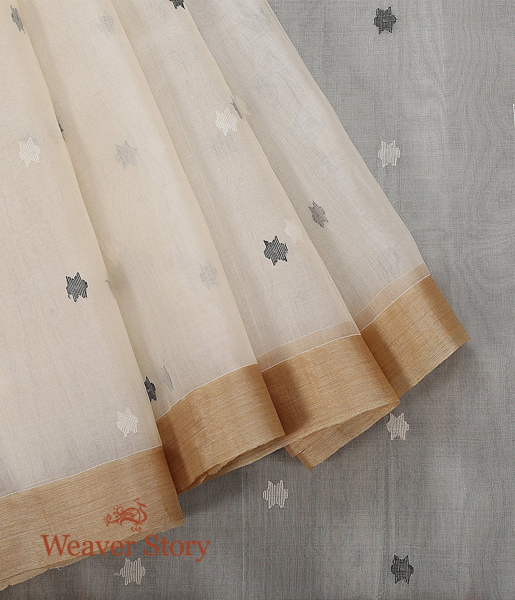 Handwoven_Off_White_Dhakai_Jamdani_Saree_with_Gold_Border_WeaverStory_04