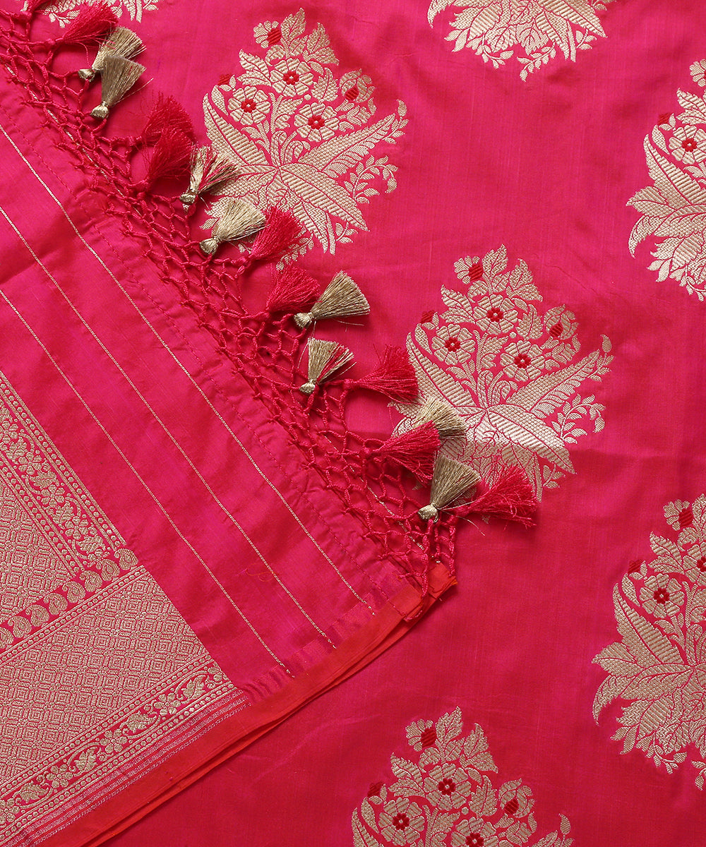 Rani_Pink_Handloom_Banarasi_Katan_Silk_Dupatta_with_Floral_Bunches_WeaverStory_04