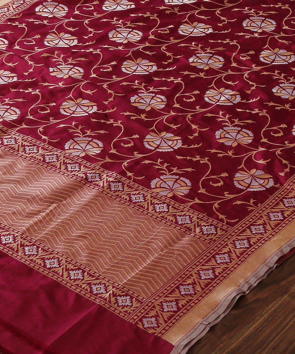 Berry_Pink_Handloom_Banarasi_Katan_Silk_Dupatta_Sona_Rupa_Floral_Jaal_WeaverStory_03