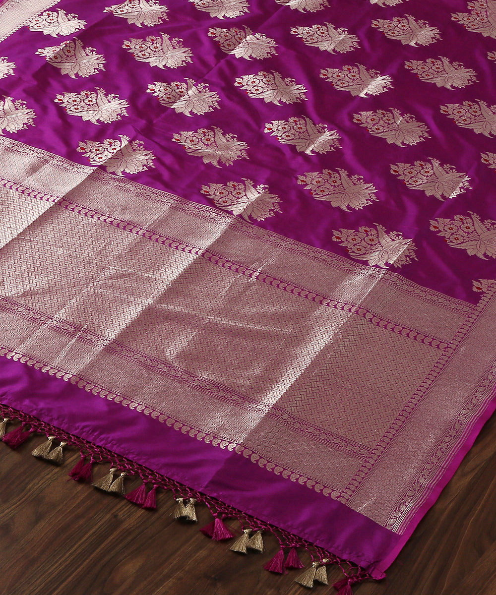 Jamuni_Handloom_Banarasi_Katan_Silk_Dupatta_with_Floral_Bunches_WeaverStory_03