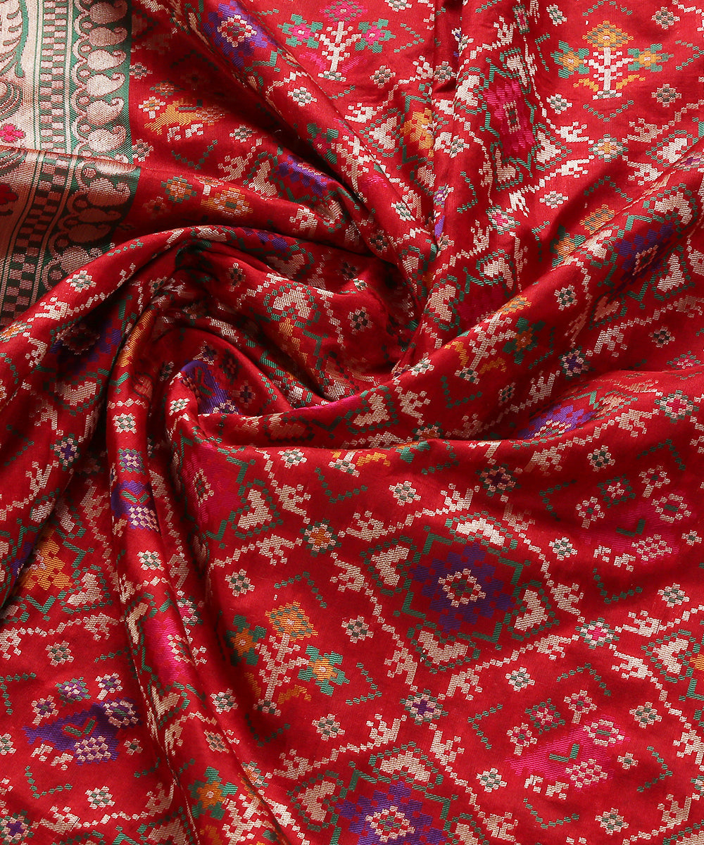 Handloom_Red_Meenakari_Banarasi_Patola_Dupatta_with_Parrots_on_the_Border_WeaverStory_05