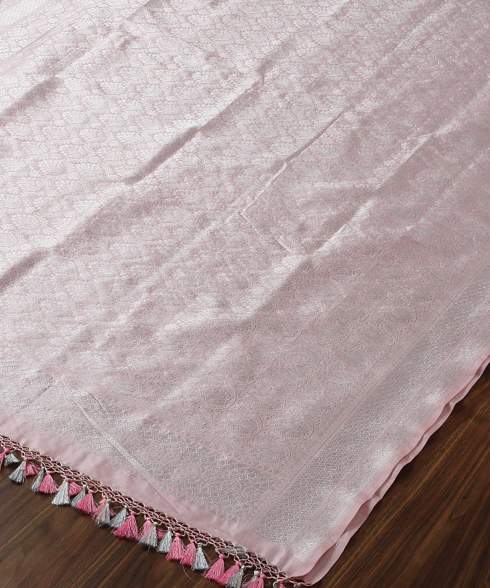 Baby_Pink_Handloom_Banarasi_Katan_Silk_Dupatta_with_Silver_Zari_WeaverStory_03