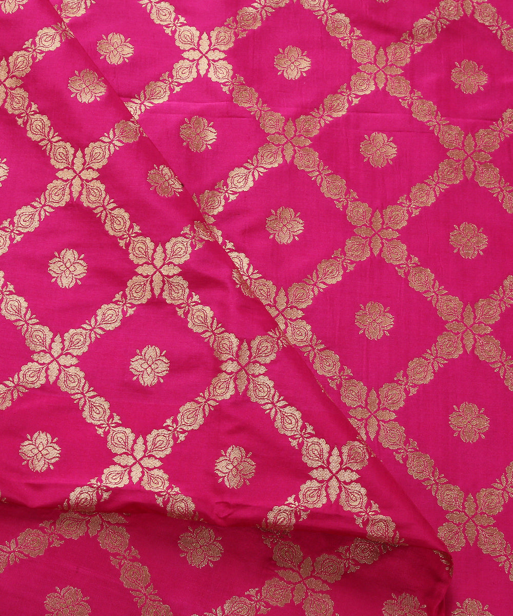 Rani_Pink_Pure_Katan_Silk_Banarasi_Handloom_Fabric_with_Chokdi_Jaal_WeaverStory_02