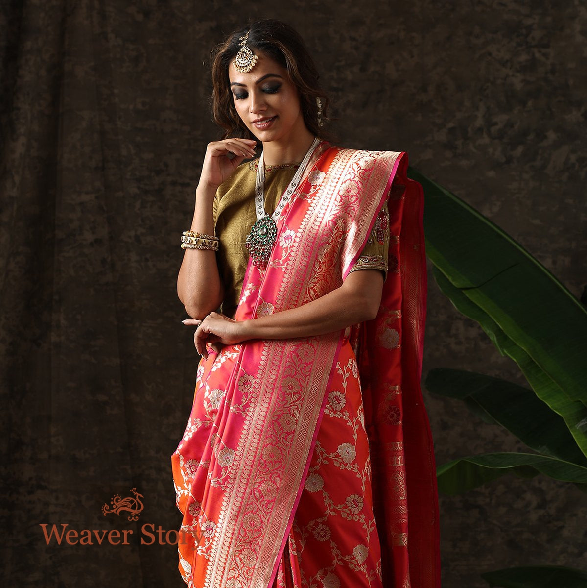 Handwoven_Pink_and_Orange_Dual_Tone_Banarasi_Jangla_with_Meenakari_WeaverStory_01