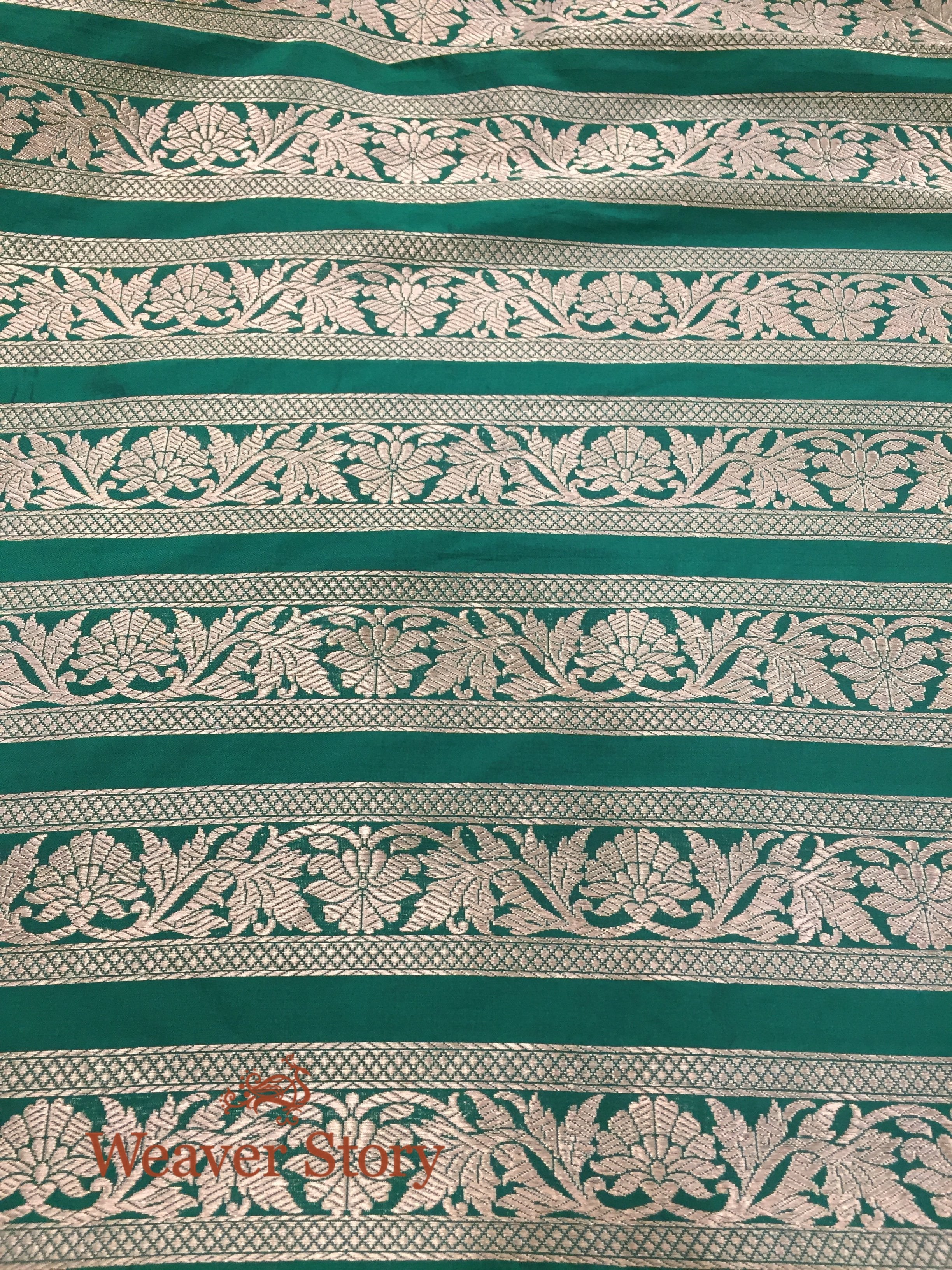 Handwoven_Emerald_Green_Banarasi_Lehenga_with_Red_Meenakari_WeaverStory_06