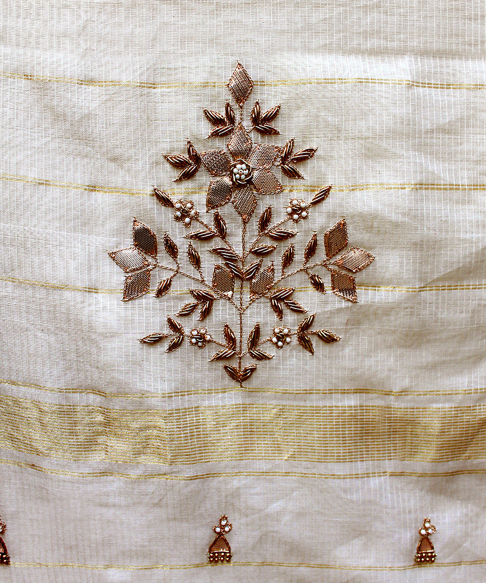 Offwhite Handloom Maheshwari Saree With Gota Patti Motifs On Pallu