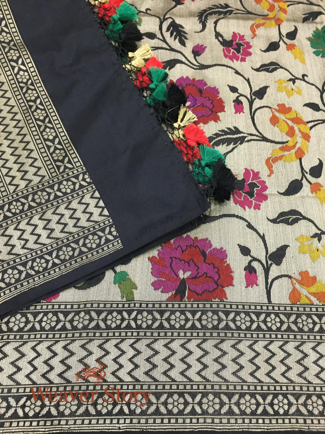 Handloom_Black_Banarasi_Jangla_Dupatta_with_Antique_Zari_Base_WeaverStory_02