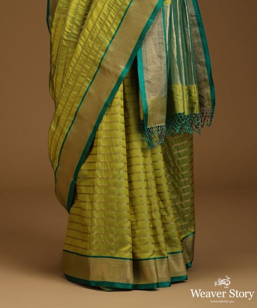 Parrot_Green_Twill_Weave_Pure_Mulberry_Silk_Saree_With_Horizontal_Zari_Lines_WeaverStory_03