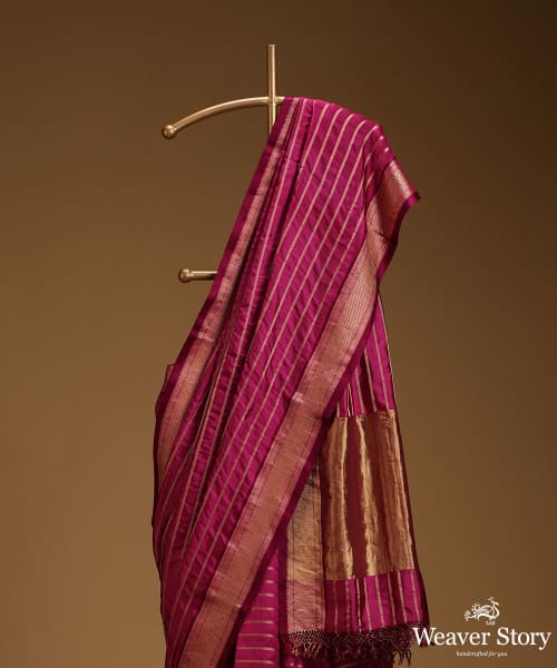 Dark_Majenta_Twill_Weave_Pure_Mulberry_Silk_Saree_With_Horizontal_Zari_Lines_WeaverStory_02