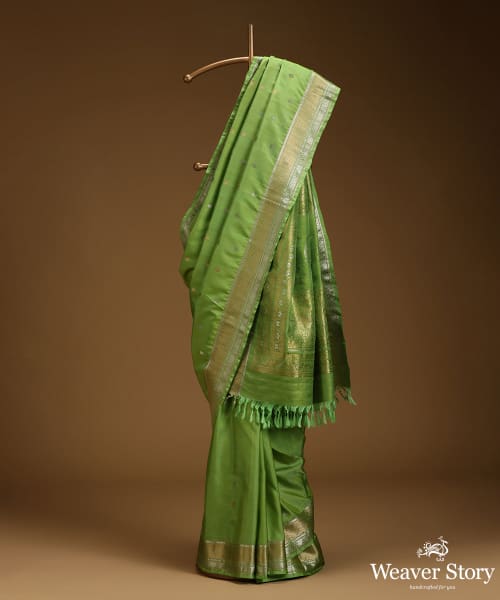 Fresh_Green_Pure_Mulberry_Silk_With_Floral_Motifs_Woven_In_Gold_And_Silver_Zariand_Paisleys_On_Pallu_WeaverStory_01