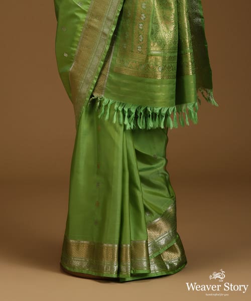 Fresh_Green_Pure_Mulberry_Silk_With_Floral_Motifs_Woven_In_Gold_And_Silver_Zariand_Paisleys_On_Pallu_WeaverStory_03