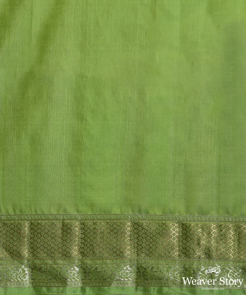 Fresh_Green_Pure_Mulberry_Silk_With_Floral_Motifs_Woven_In_Gold_And_Silver_Zariand_Paisleys_On_Pallu_WeaverStory_06