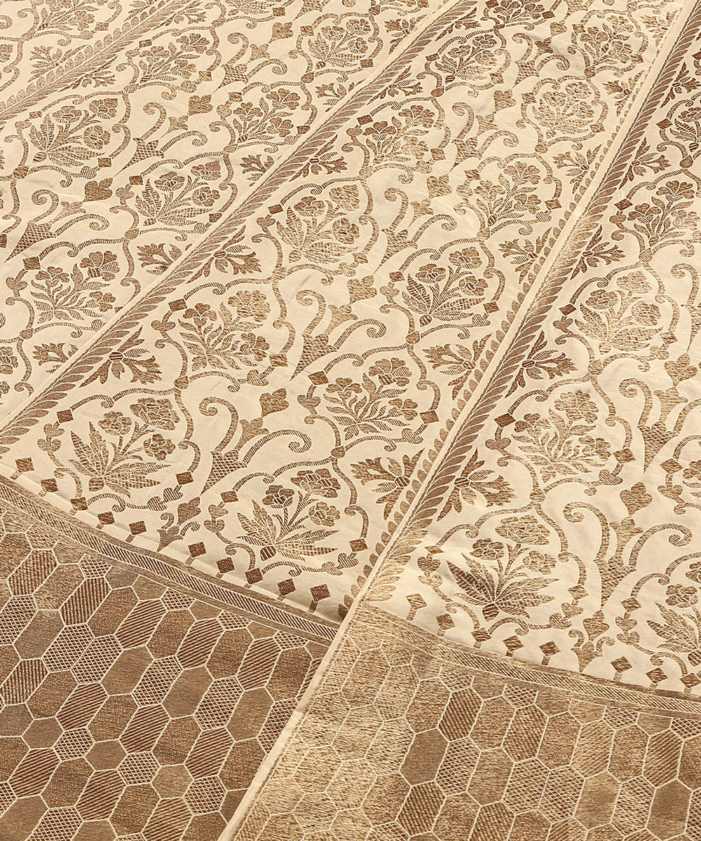 Offwhite_Handloom_Pure_Katan_Silk_Banarasi_Lehenga_With_Antique_Zari_WeaverStory_03