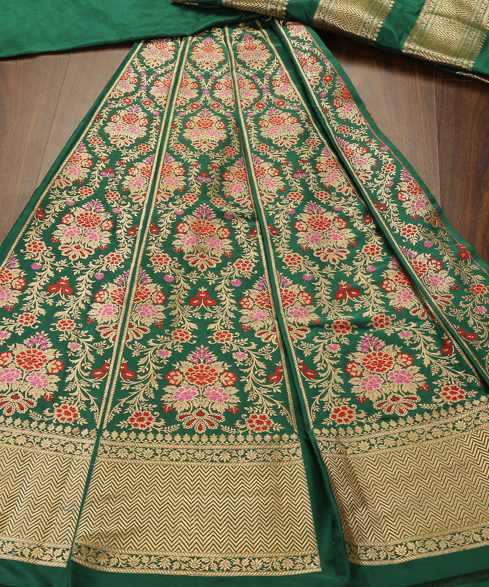Emerald_Green_Handloom_Pure_Katan_Silk_Kimkhab_Banarasi_Lehenga_Meenakari_WeaverStory_02