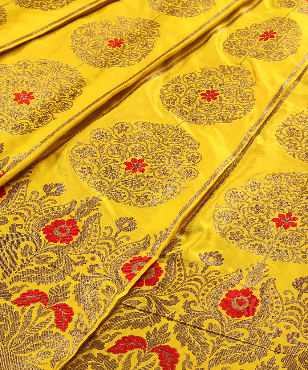 Yellow_Handloom_Pure_Katan_Silk_Banarasi_Lehenga_With_Antique_Zari_And_Meenakari_WeaverStory_03
