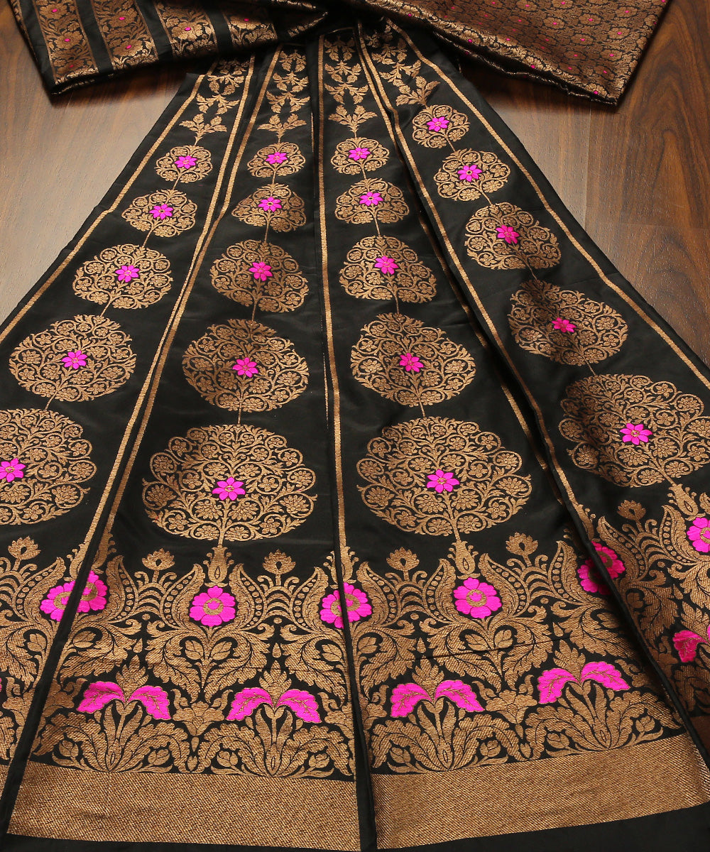 Black_Handloom_Pure_Katan_Silk_Banarasi_Lehenga_With_Antique_Zari_And_Meenakari_WeaverStory_02