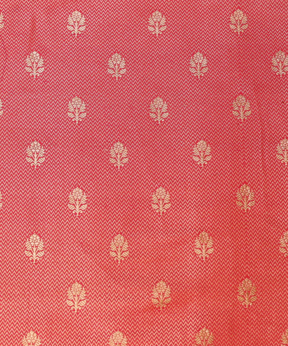 Handloom_Pink_Dual_Tone_Pure_Katan_Silk_Banarasi_Lehenga_With_Meenakari_WeaverStory_05