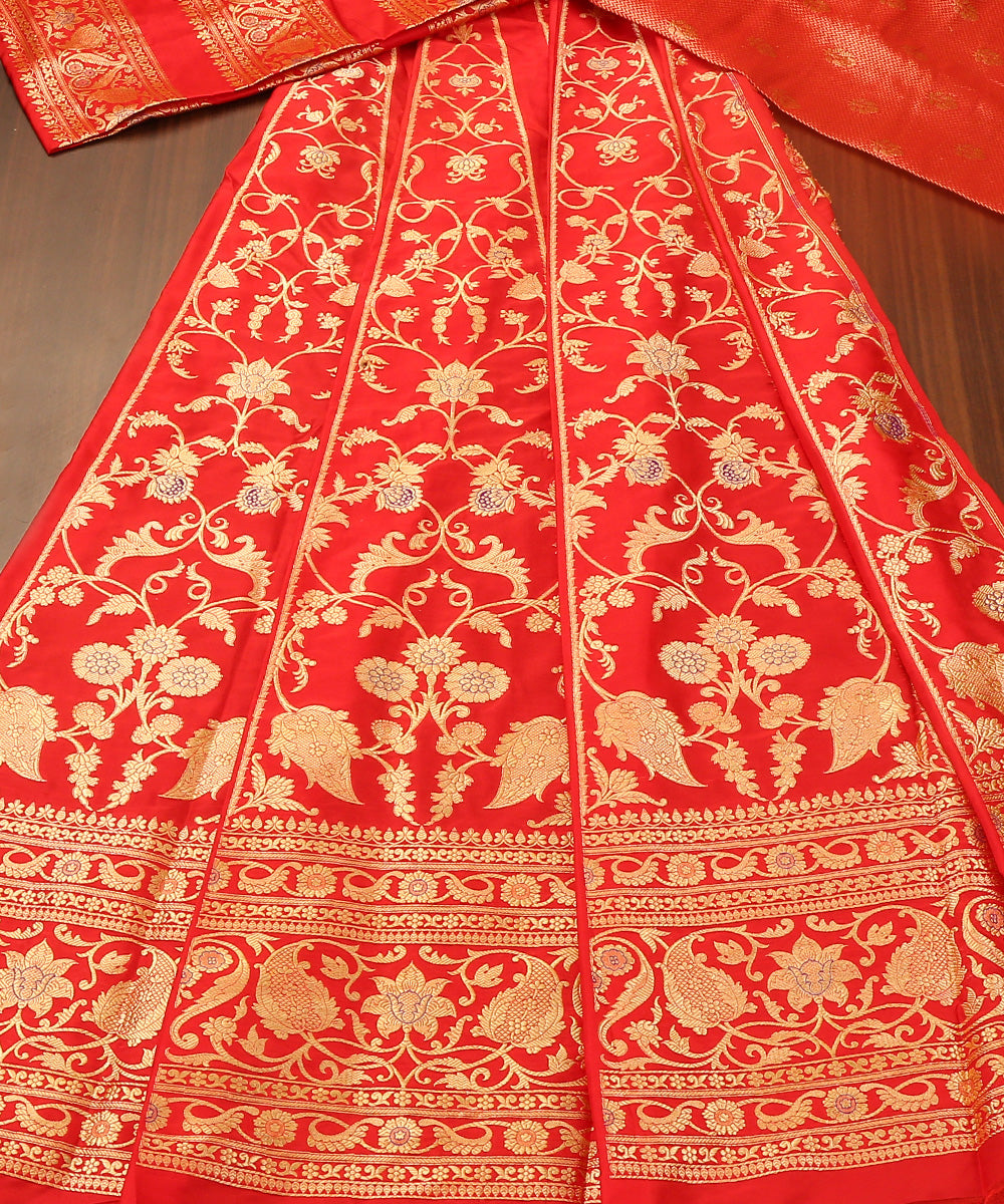 Red_Handloom_Pure_Katan_Silk_Kadhwa_Banarasi_Lehenga_With_Meenakari_WeaverStory_02