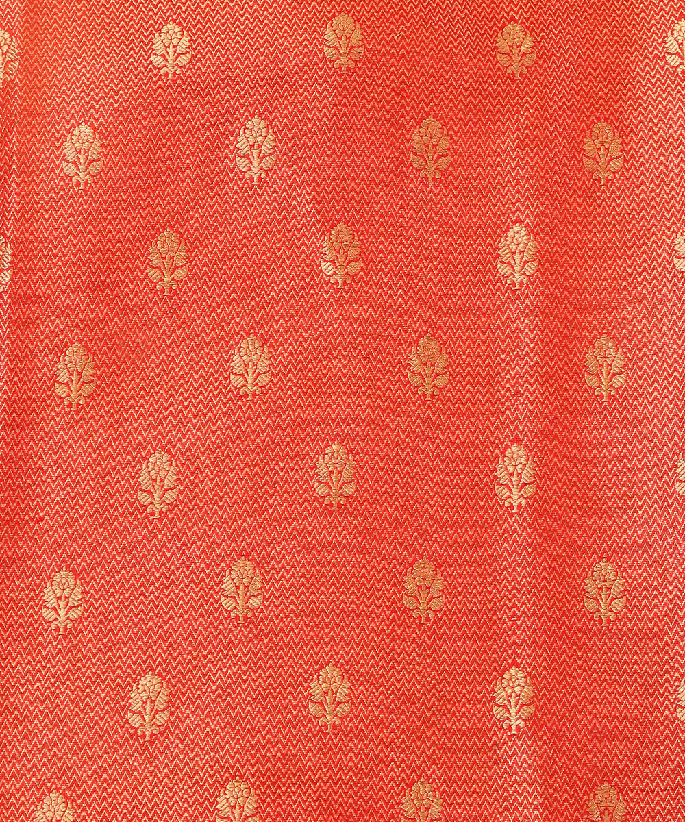 Red_Handloom_Pure_Katan_Silk_Kadhwa_Banarasi_Lehenga_With_Meenakari_WeaverStory_06