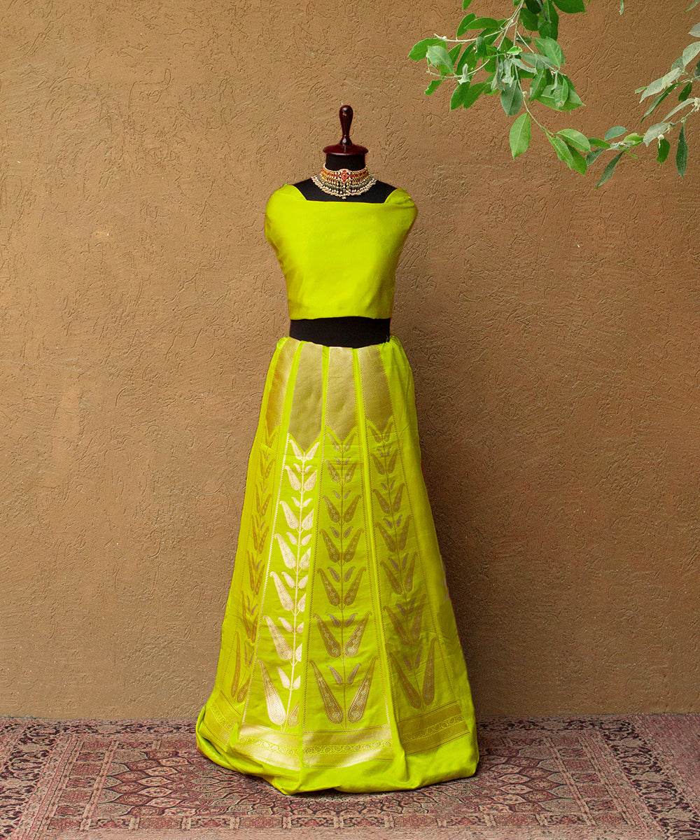 Handloom_Lime_Green_Kadhwa_Silk_Banarasi_Lehenga_WeaverStory_03