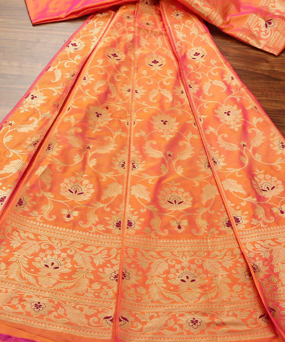 Handloom_Pink_And_Peach_Dual_Tone_Pure_Katan_Silk_Banarasi_Lehenga_with_Meenakari_and_24_Kali_WeaverStory_02