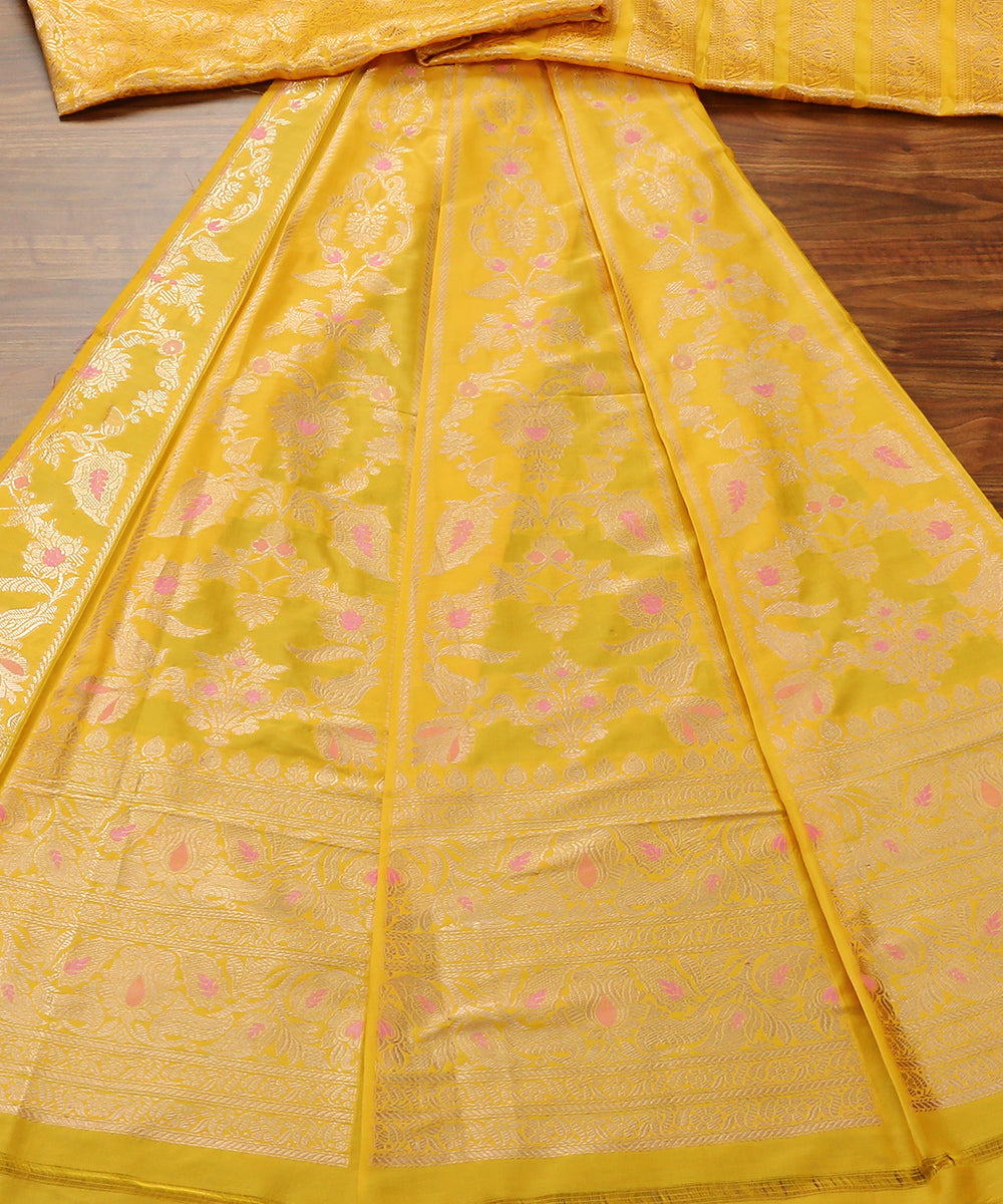 Yellow_Handloom_Pure_Katan_Silk_Banarasi_Lehenga_With_Pink_Meenakari_WeaverStory_02