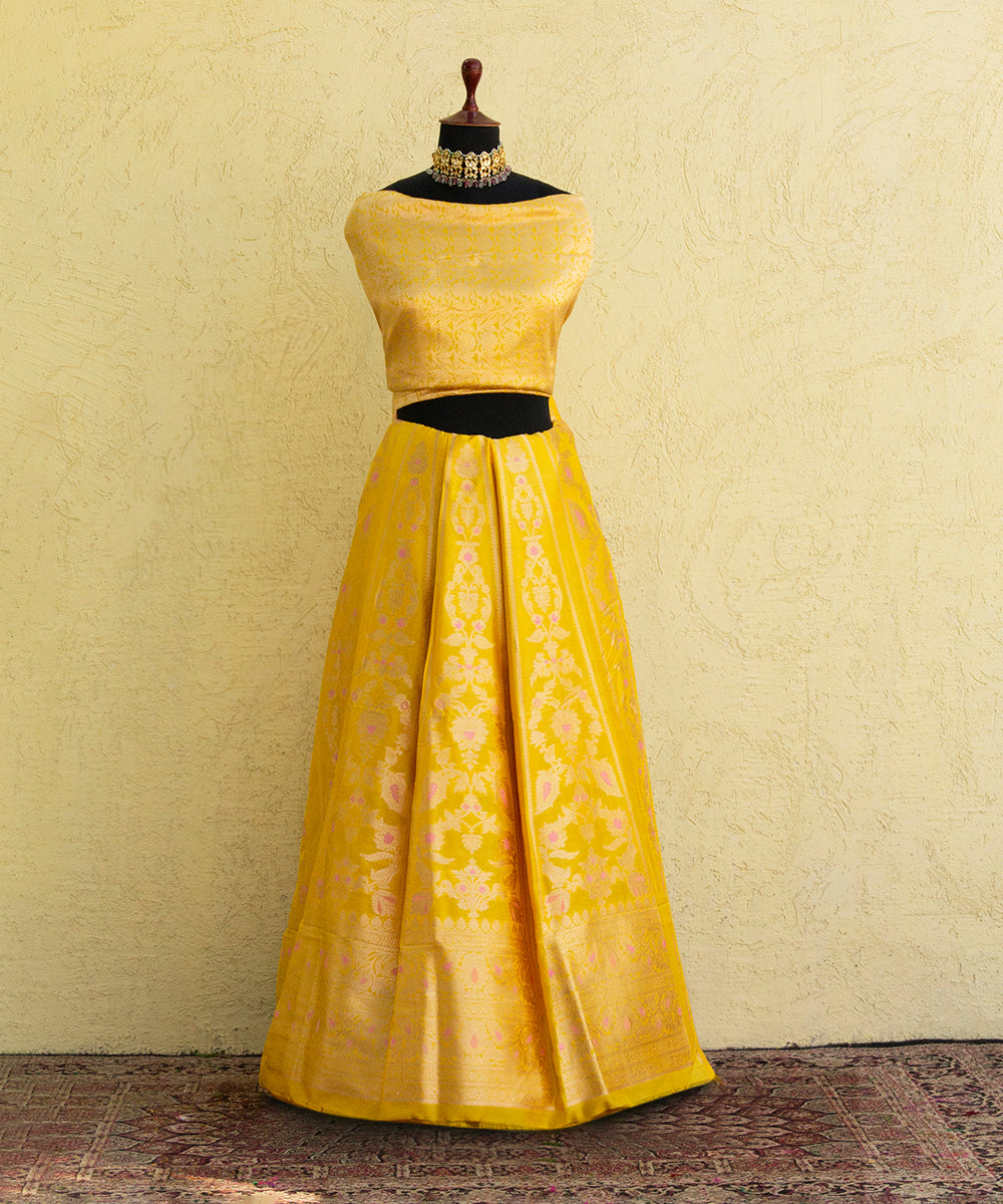 Yellow_Handloom_Pure_Katan_Silk_Banarasi_Lehenga_With_Pink_Meenakari_WeaverStory_03