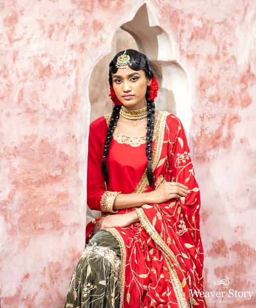 Green_Handloom_Velvet_Zardozi_Embroidery_Gararah_With_Red_Kurti_And_Red_Heavy_Embroidery_Chignon_Dupatta_WeaverStory_06