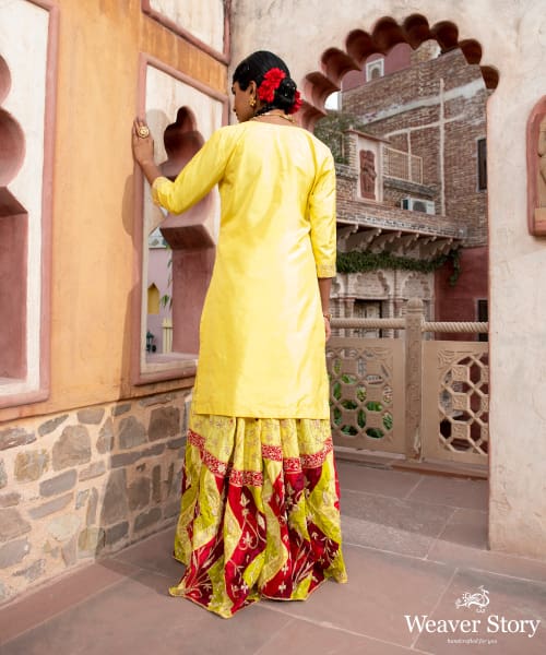 Yellow_Handloom_Pure_Silk_Tukdi_Zardozi_Embroidery_Gararah_With_Yellow_Kurti_And_Heavy_Dupatta_WeaverStory_03