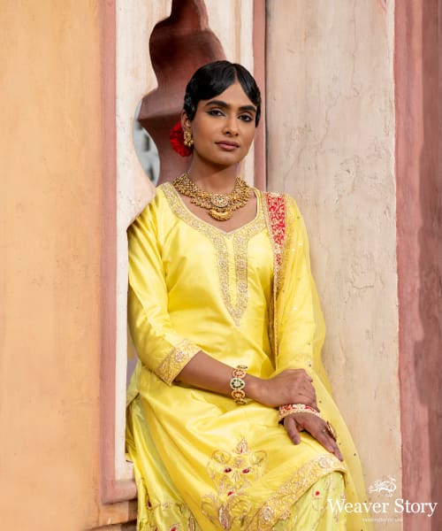 Yellow_Handloom_Pure_Silk_Tukdi_Zardozi_Embroidery_Gararah_With_Yellow_Kurti_And_Heavy_Dupatta_WeaverStory_05