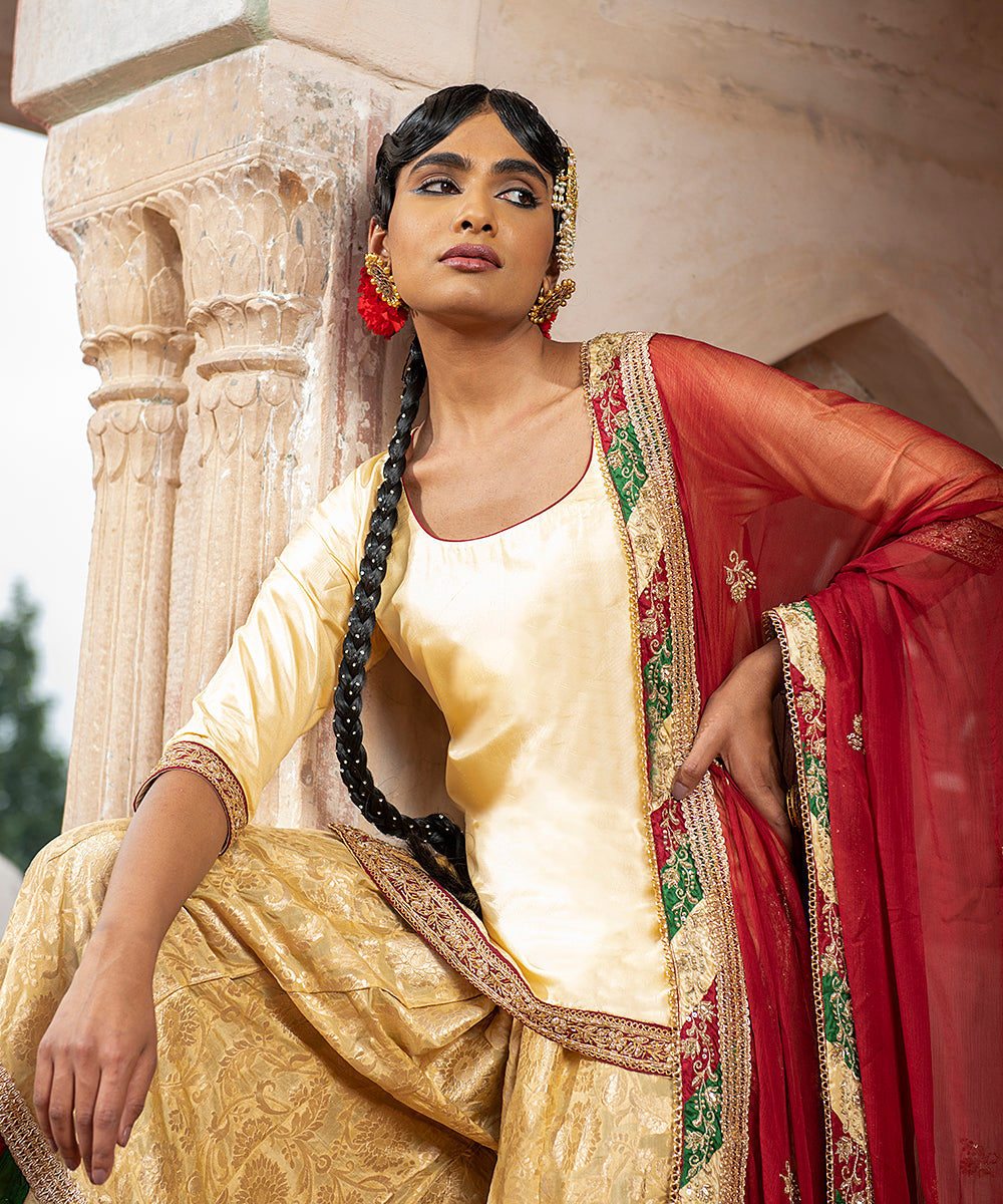 Handloom_Golden_Pure_Silk_Tukdi_Gararah_With_Beige_Kurti_And_Maroon_Dupatta_WeaverStory_06
