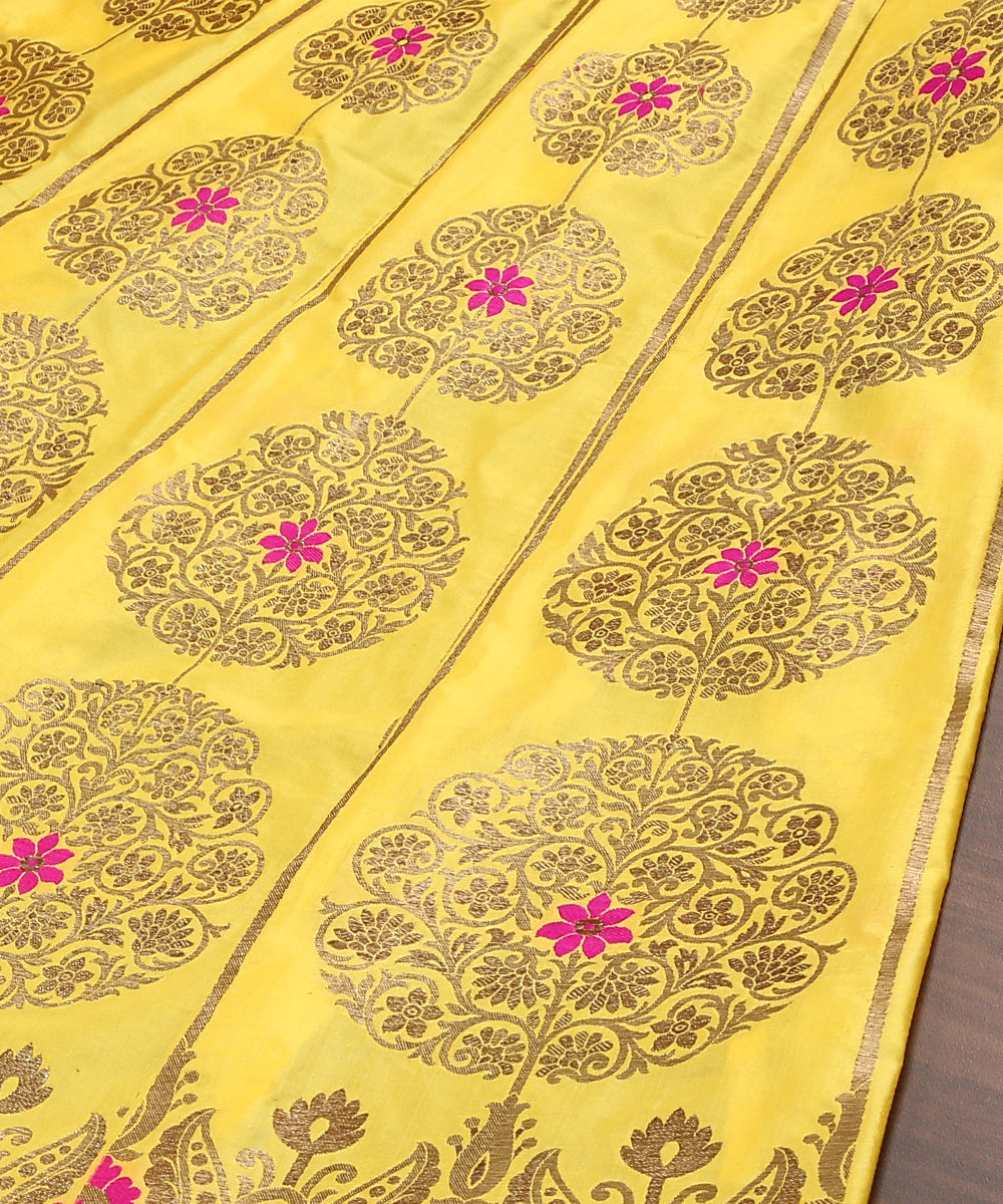 Handloom_Yellow_Pure_Katan_Silk_Banarasi_Lehenga_with_Antique_Zari_and_Meenakari_WeaverStory_03