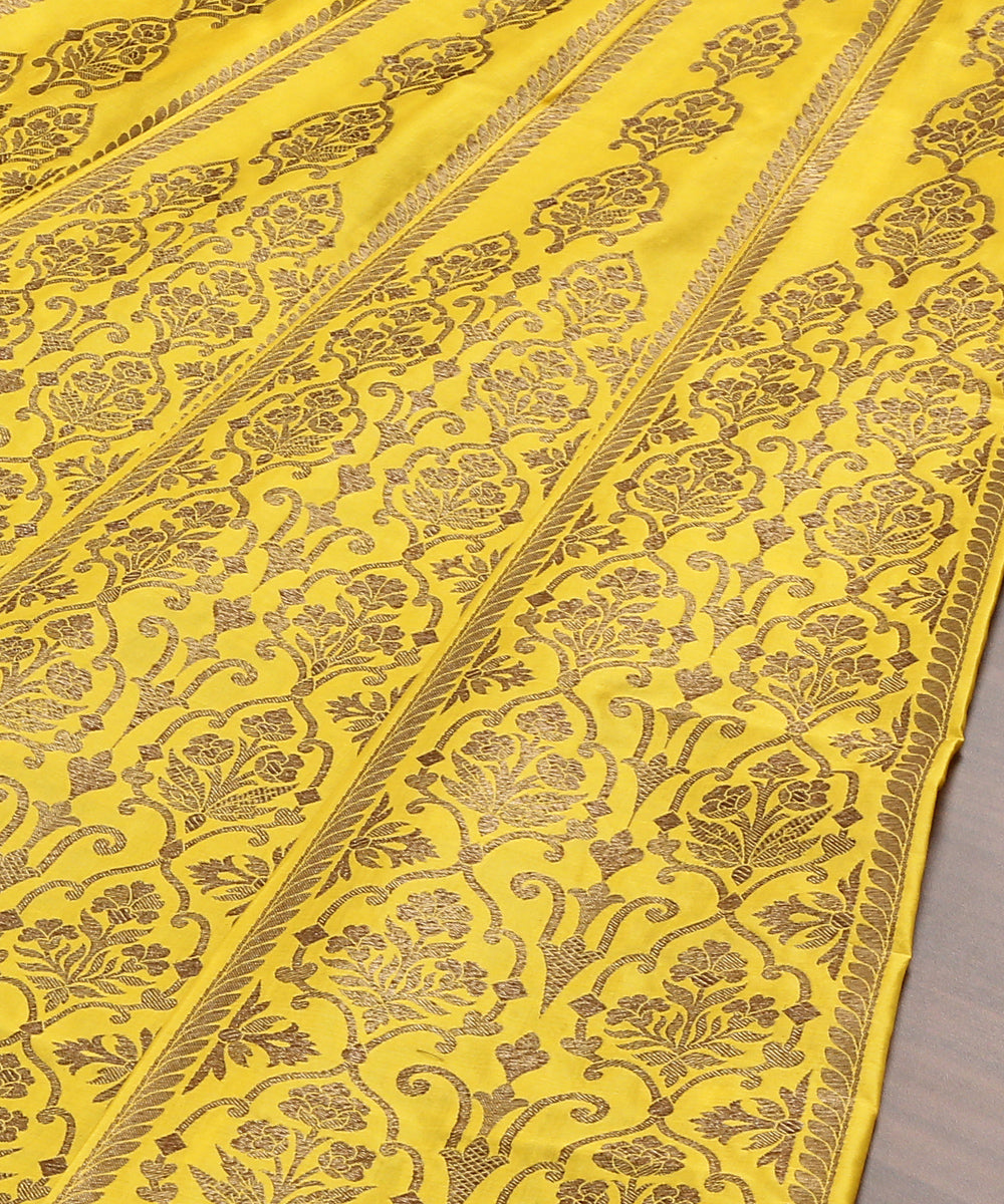 Yellow_Handloom_Pure_Katan_Silk_Banarasi_Lehenga_With_Antique_Zari_WeaverStory_03