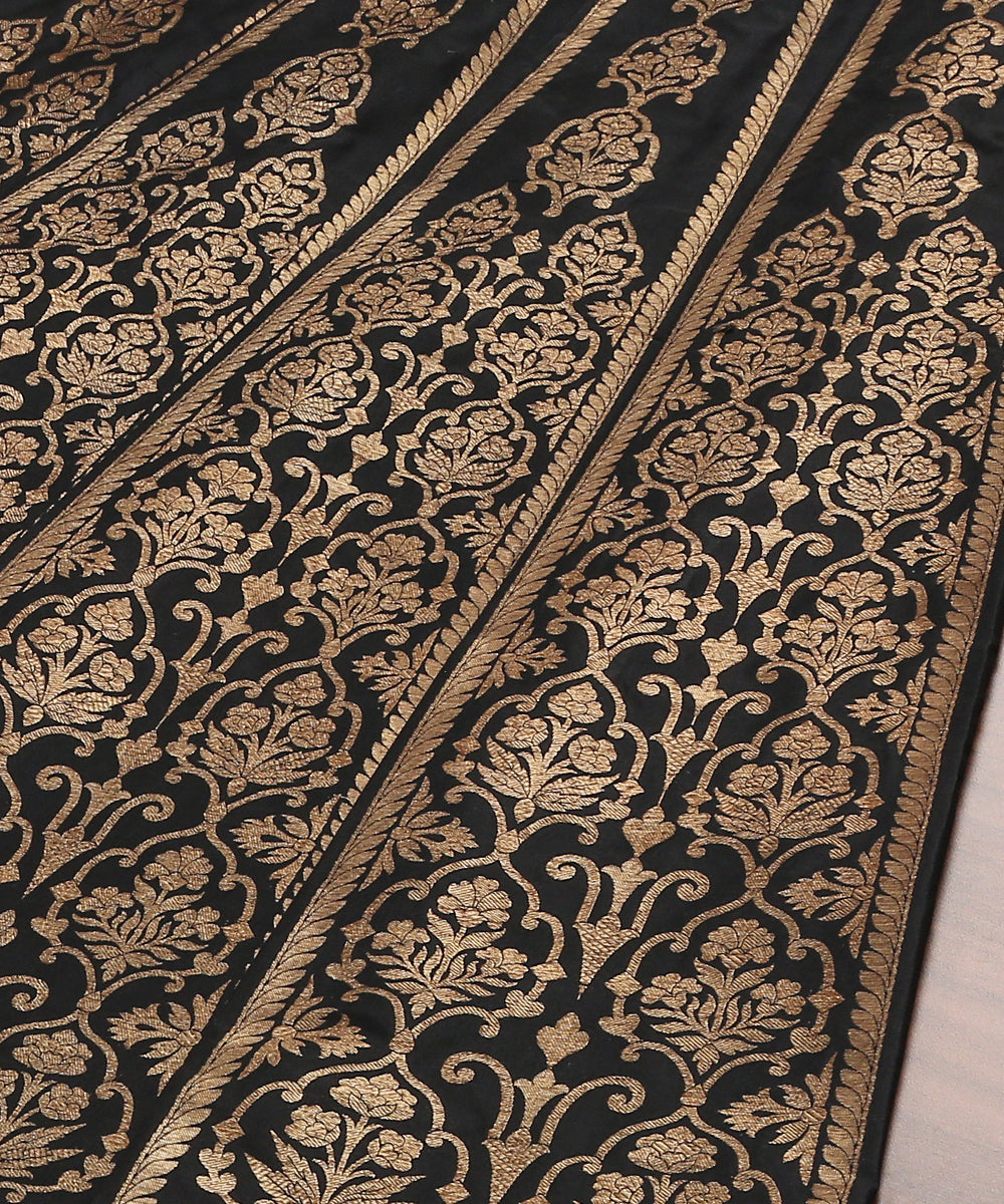 Handloom_Black_Pure_Katan_Silk_Banarasi_Lehenga_With_Antique_Zari_WeaverStory_03