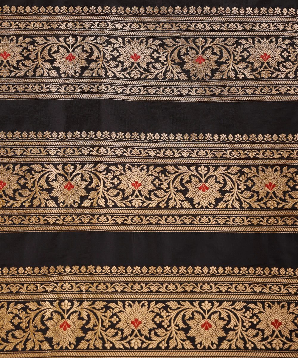 Handloom_Black_Pure_Katan_Silk_Banarasi_Lehnega_With_Red_Meena_And_Weave_WeaverStory_06