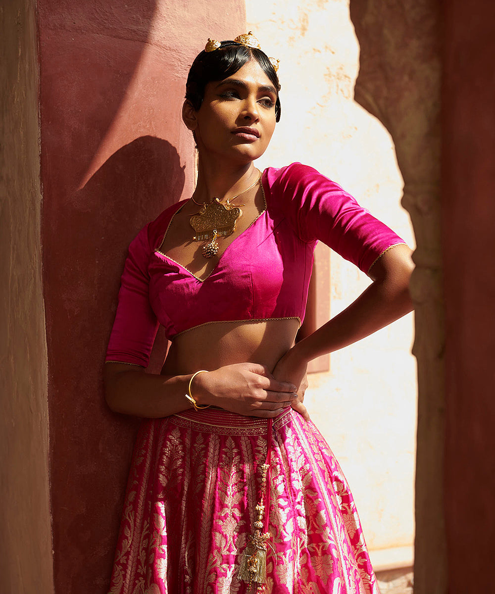 Pink_Meharaab_Jaal_Handloom_Pure_Katan_Silk_Banarasi_Lehenga_with_Organza_Dupatta_and_Blouse_WeaverStory_05