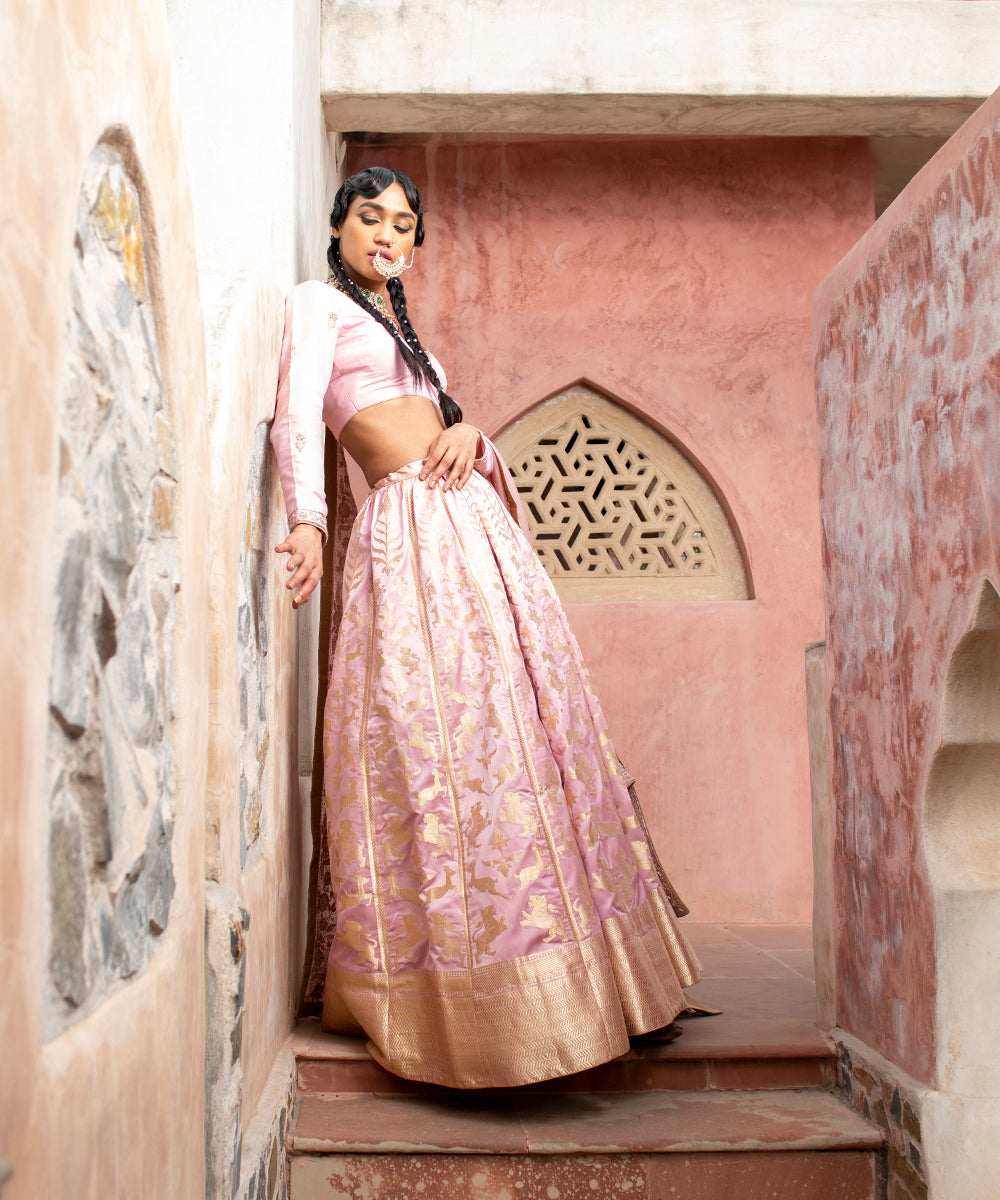Handloom_Light_Pink_Shikargah_Pure_Katan_Silk_Banarasi_Lehenga_with_Organza_Dupatta_and_Blouse_WeaverStory_03