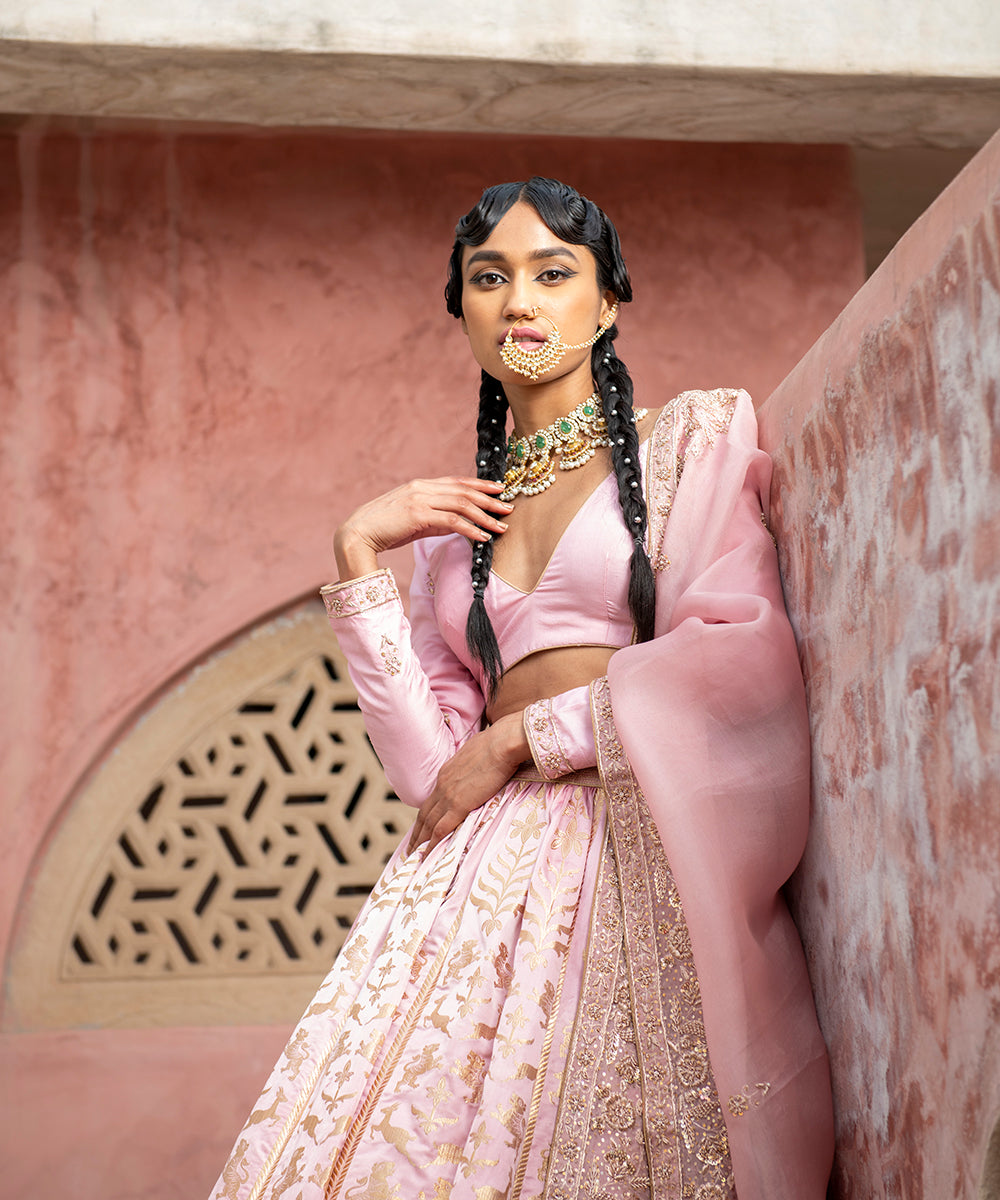Handloom_Light_Pink_Shikargah_Pure_Katan_Silk_Banarasi_Lehenga_with_Organza_Dupatta_and_Blouse_WeaverStory_06