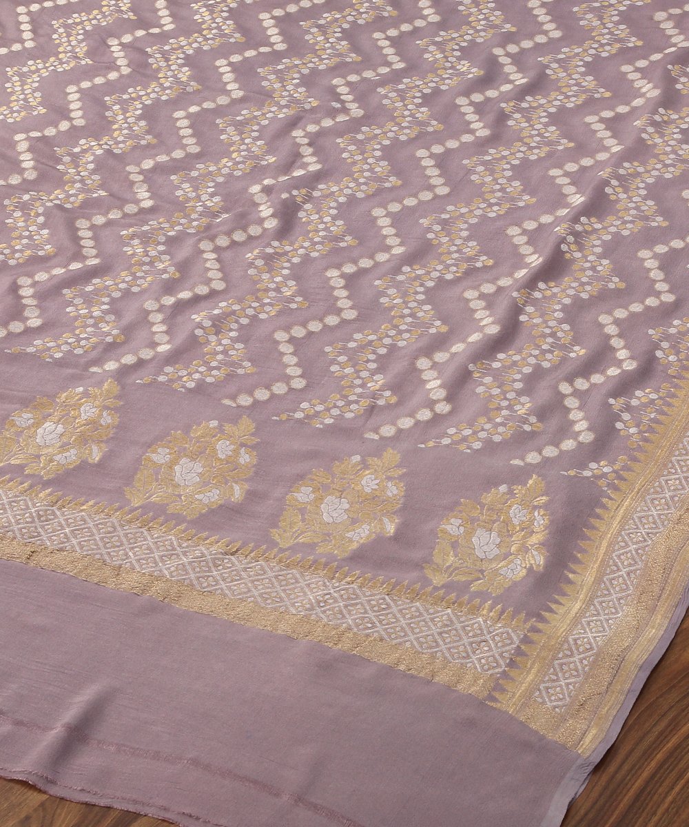 Lavender_Handloom_Cutwork_Jangla_Georgette_Banarasi_Dupatta_WeaverStory_04