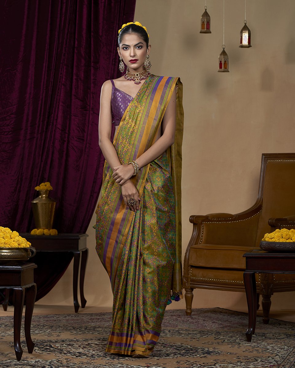 Leaf_Green_Handloom_Pure_Katan_Silk_Reshmi_Tanchoi_Jamawar_Banarasi_Saree_WeaverStory_02