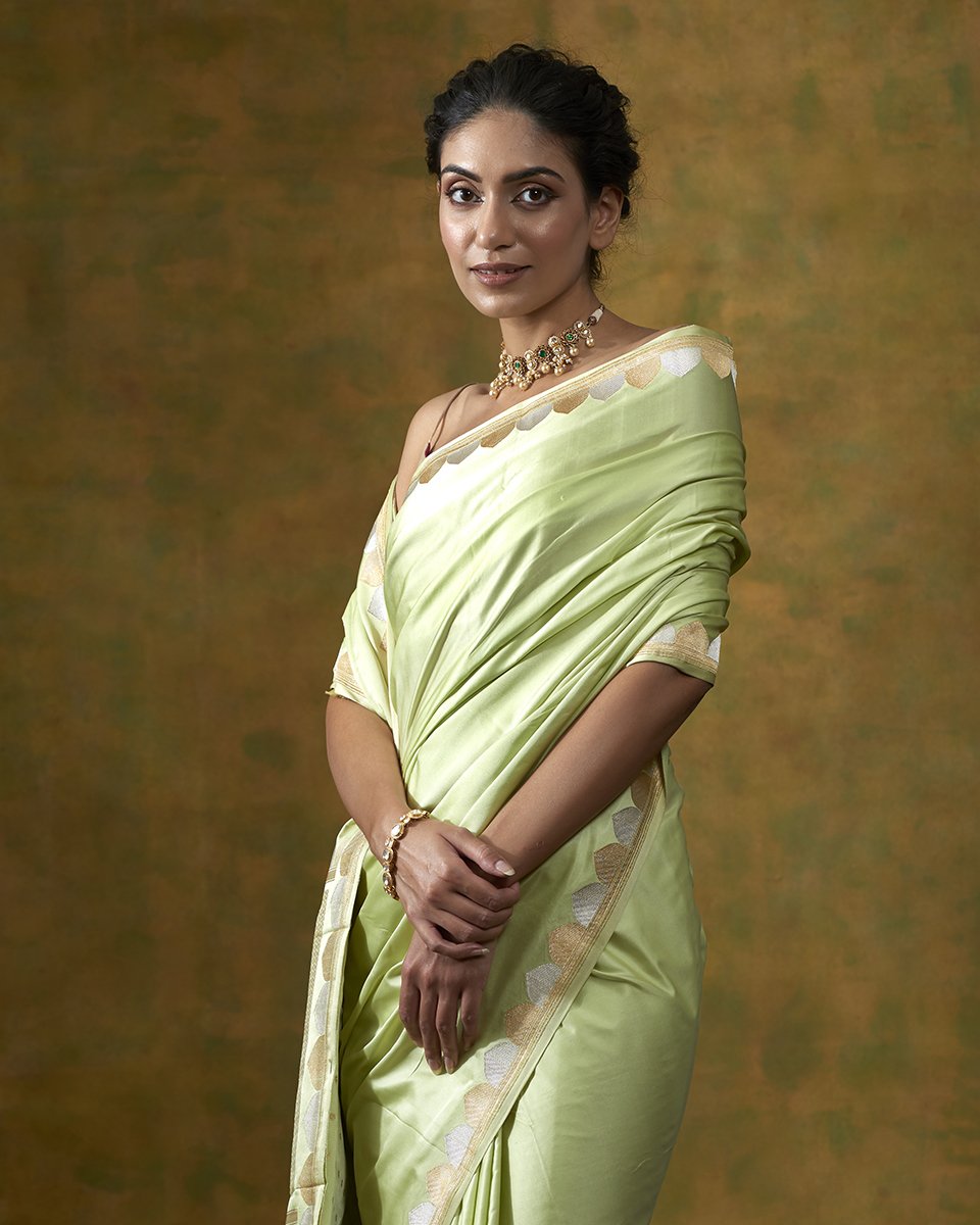 Light_Green_Handloom_Plain_Satin_Banarasi_Saree_with_Zari_Border_WeaverStory_01