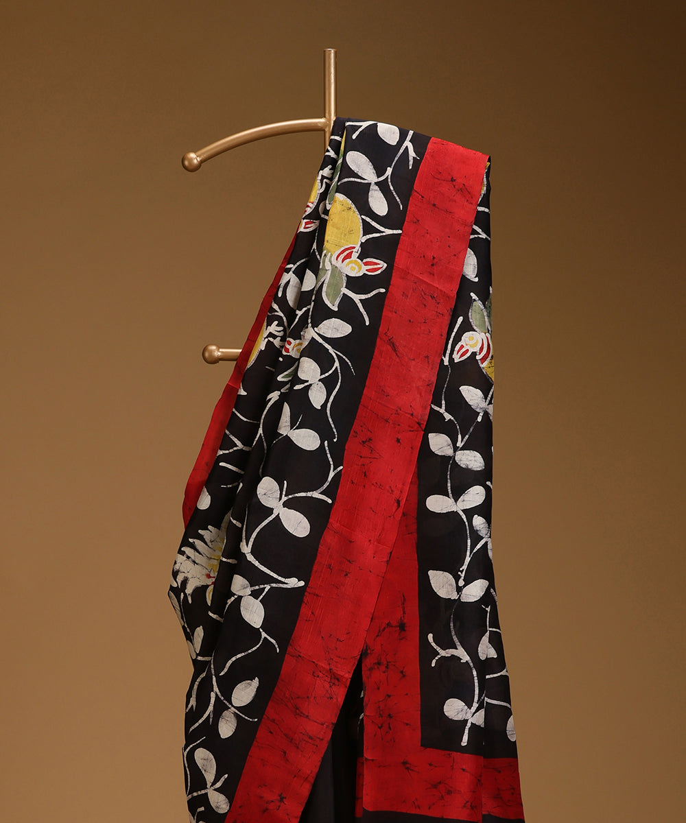 Handloom_Black_Hand_Batik_Pure_Mulberry_Silk_Saree_With_Parrot_Motifs_WeaverStory_02